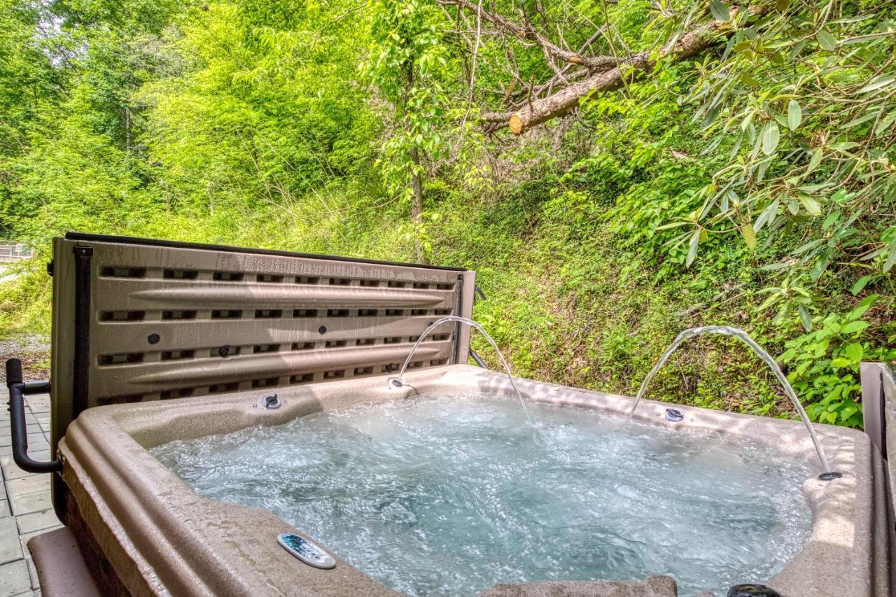 Hidden Creek, Pool Table, Hot Tub, 1089 Free Tickets Each Paid Day, Dollywood And More Gatlinburg Exterior photo